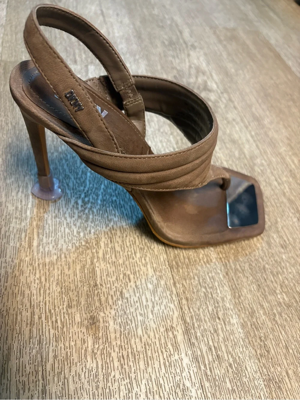 DKNY BROWN RANAE SUEDE SLINGBACK HEELS SIZE 9M